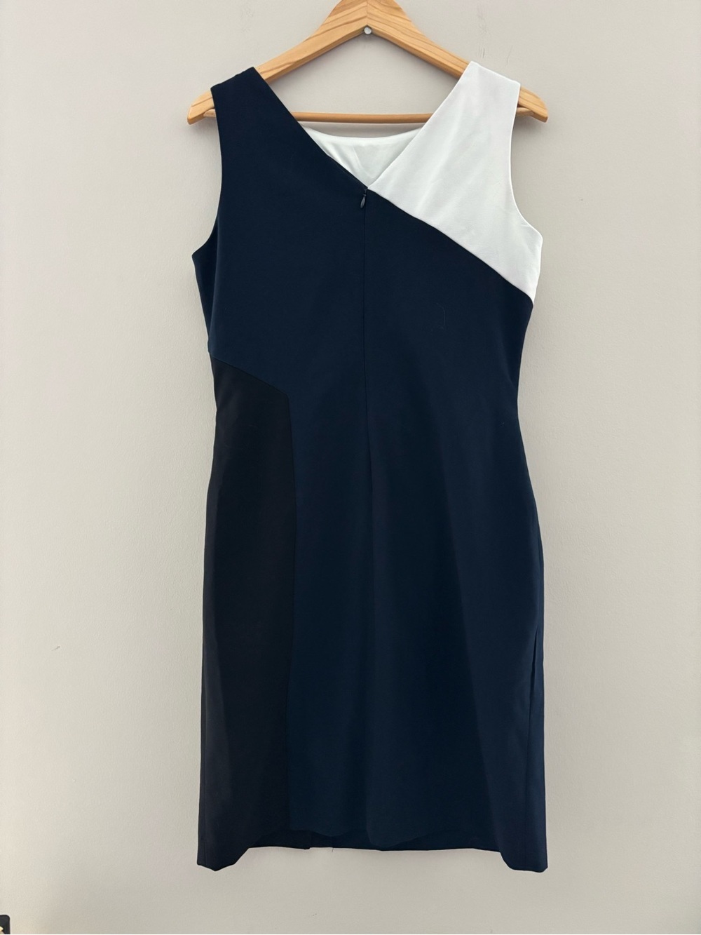 Chaps Navy & White Colorblock Sheath Dress Womens Size 12 Career Cocktail - Picture 2 of 4